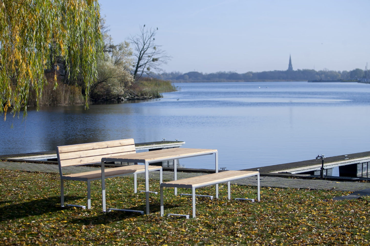 Stable Outdoor Table 180 cm 6-8 Seats