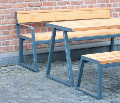 Stable Outdoor Table 180 cm 6-8 Seats